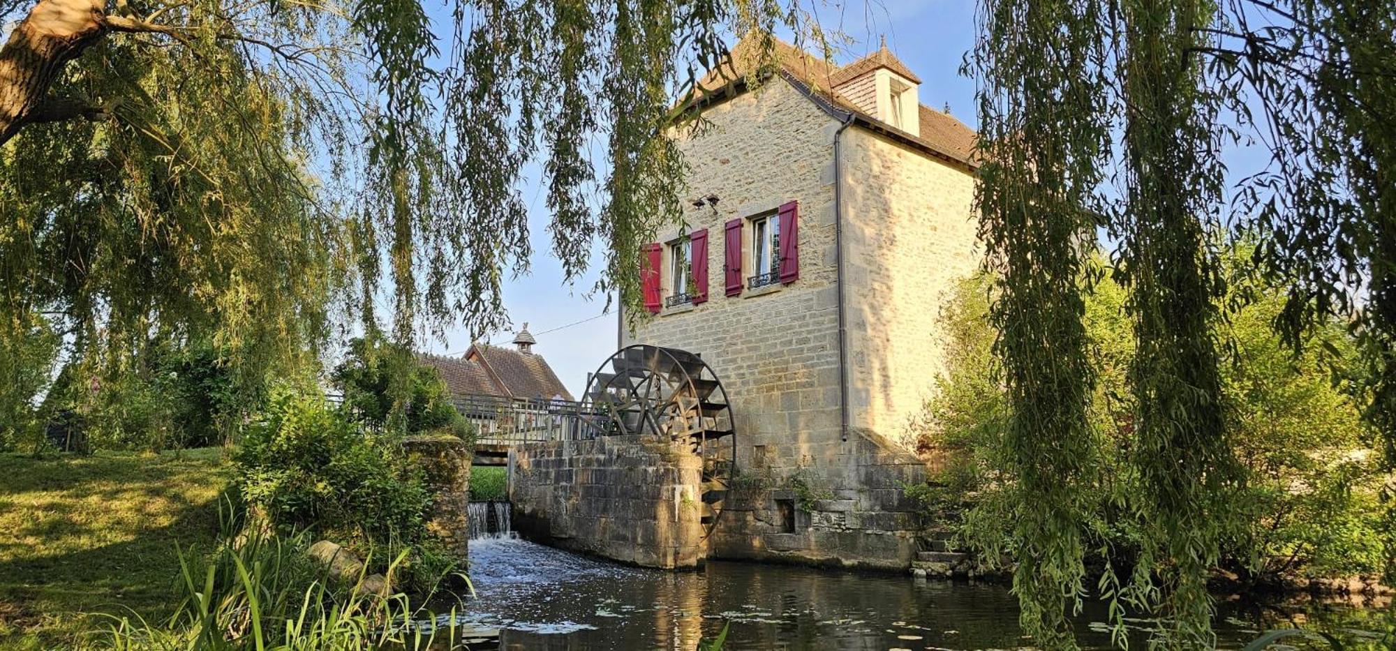 Hotel Moulin De Petoulle Charenton-du-Cher Exterior foto