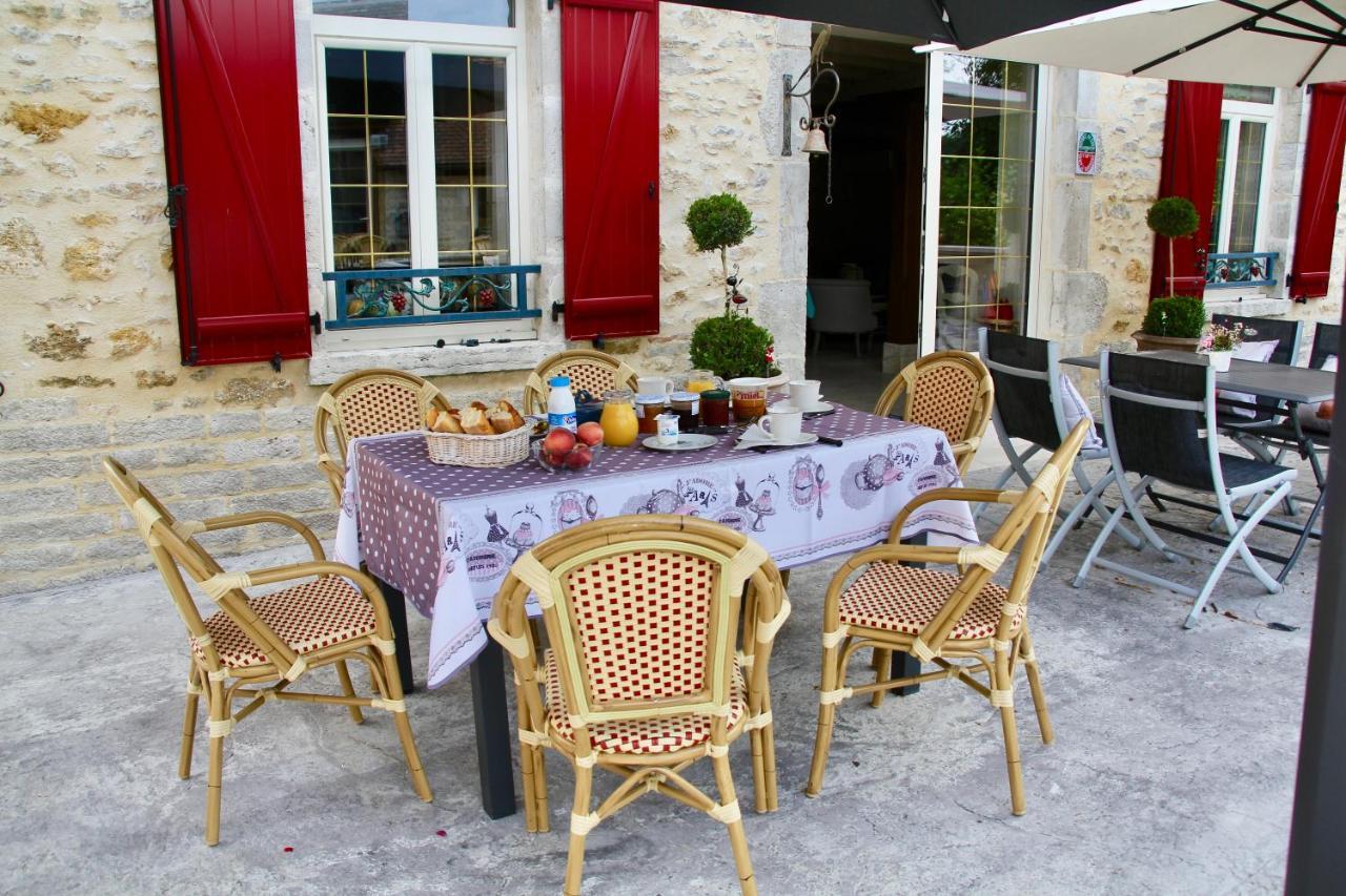 Hotel Moulin De Petoulle Charenton-du-Cher Exterior foto